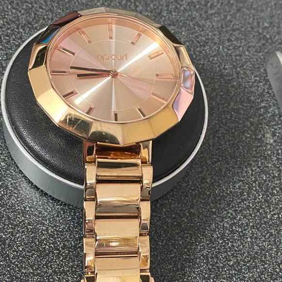 Rip Curl Sunrise Watch in a Shinny Rose Gold - Picture 3 of 10